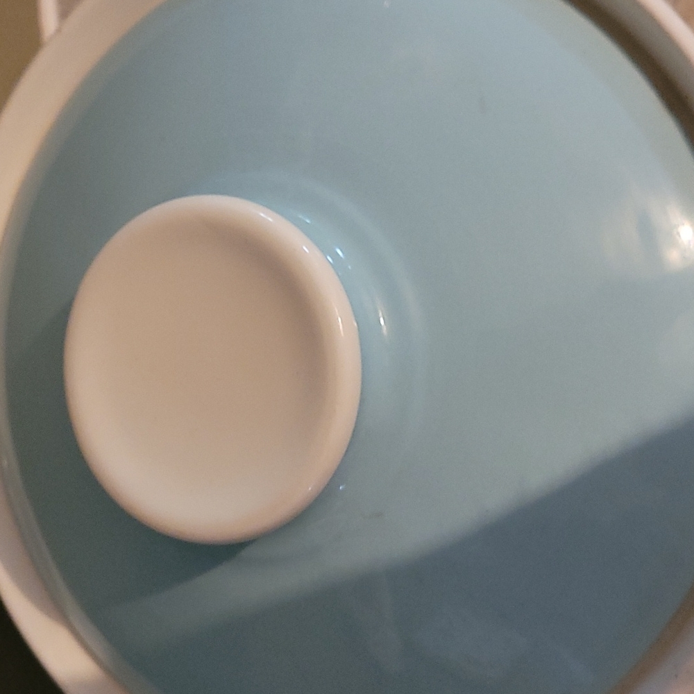 Final! Vintage 50's Pottery Crock with Lid - Picture 3 of 8